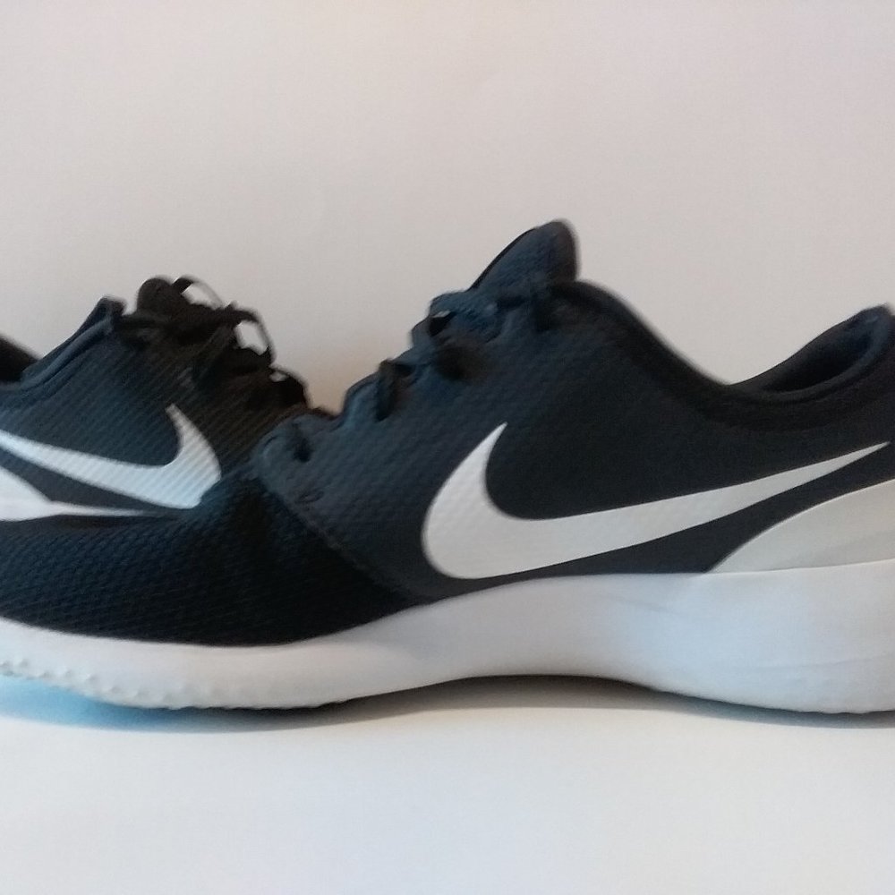 Men's Nike Golf Shoes Size 11.5  Black and White Lace Up Pre-Owned